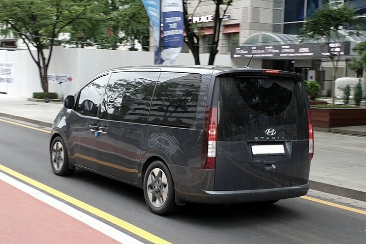 LaGuardia Airport(LGA) to Baltimore - Round-Trip Private Transfer
